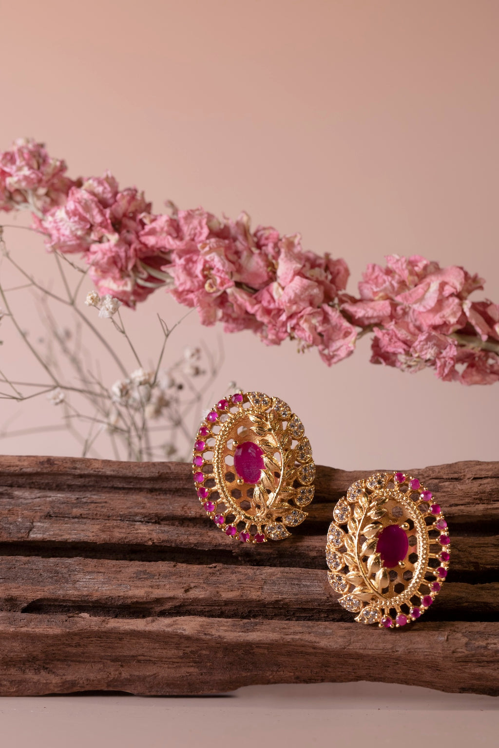 Surkh Studs Red