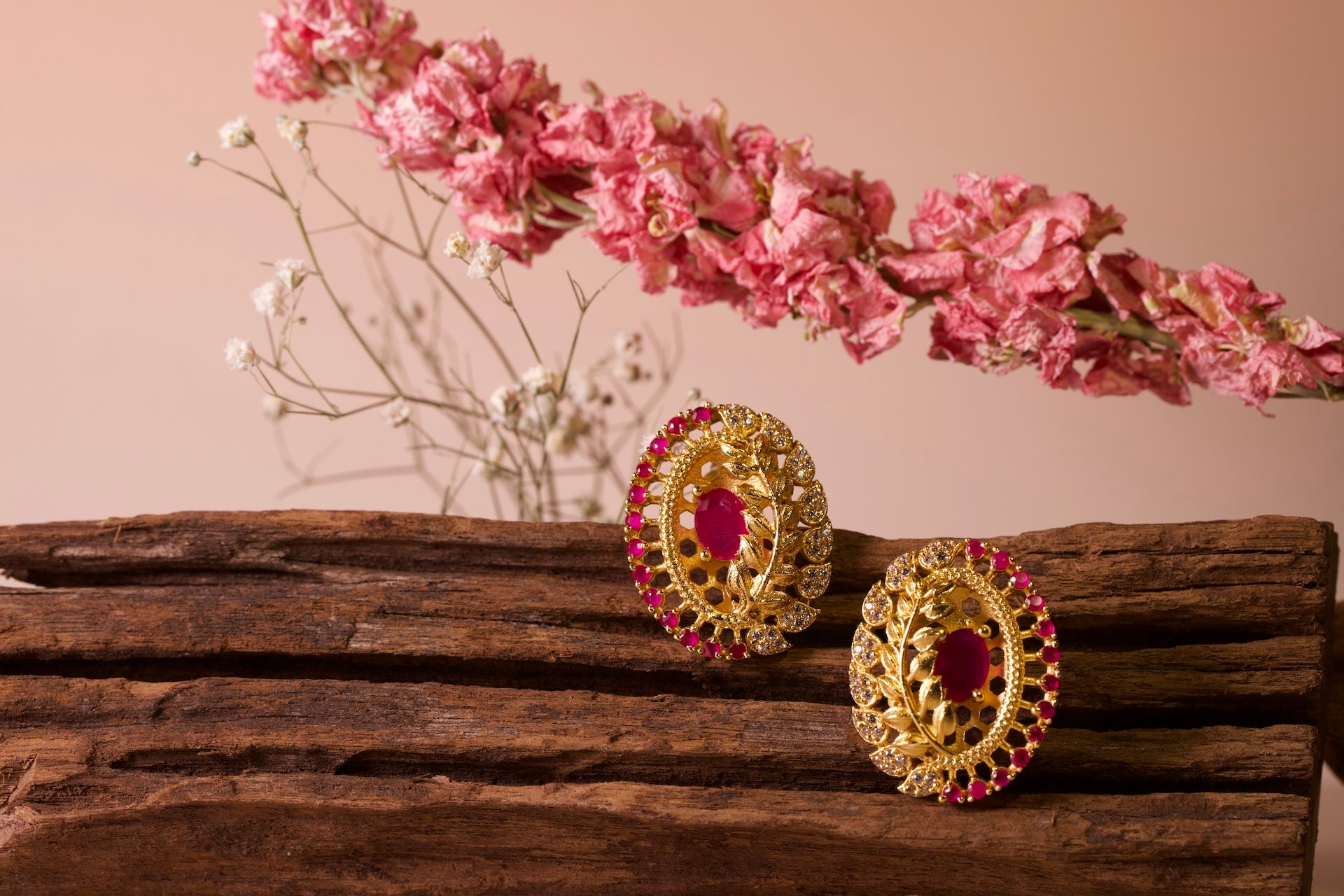Surkh Studs Red