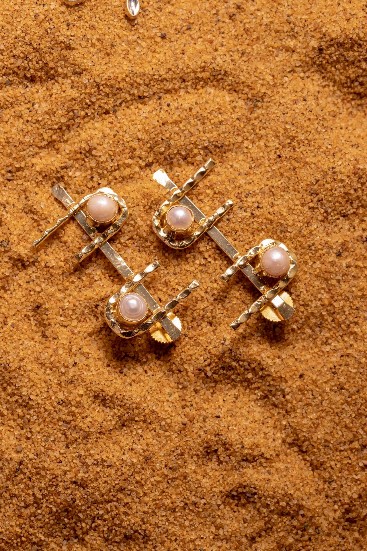 Mirn Earrings