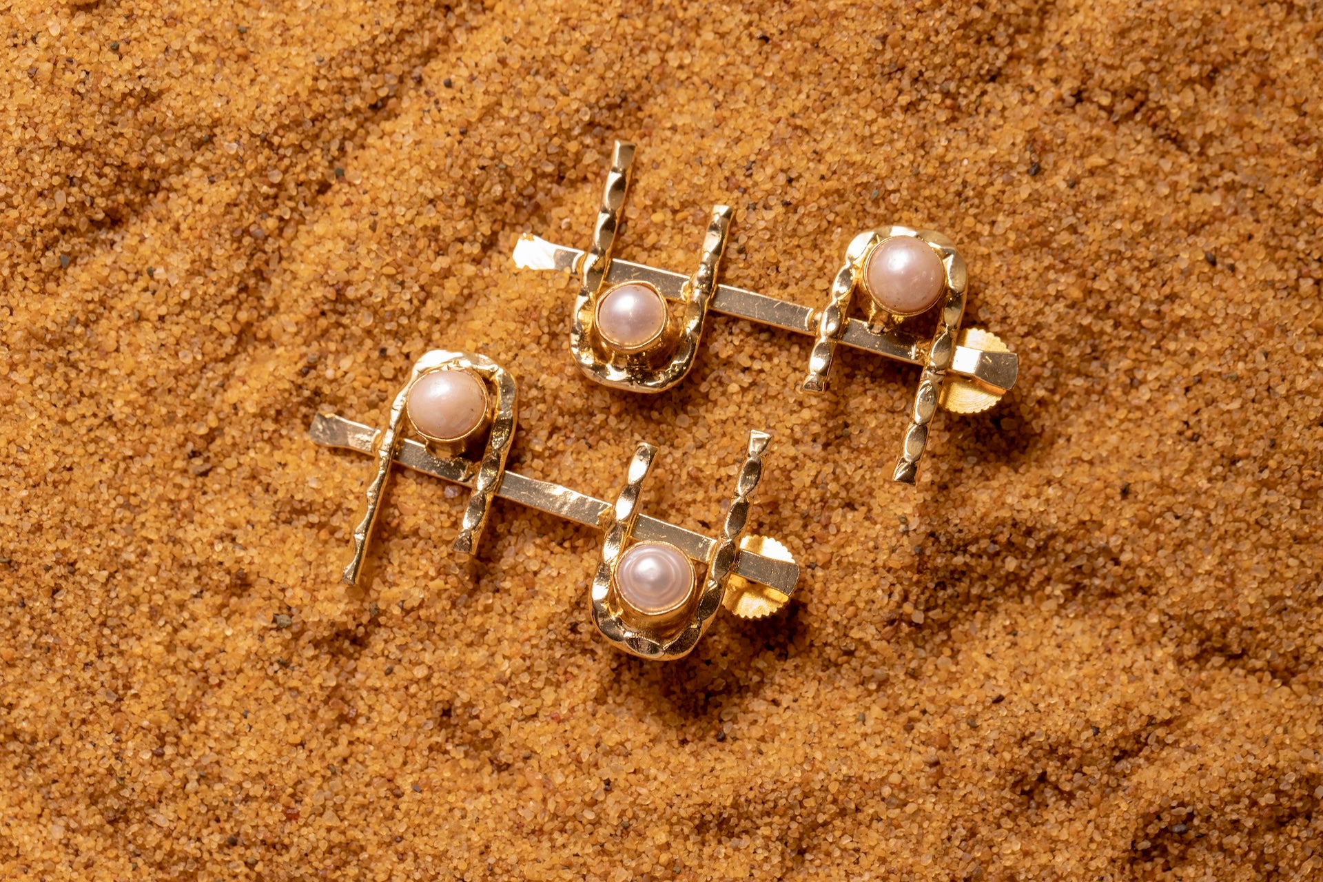 Mirn Earrings